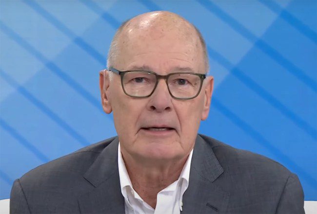 Harry Smith quitte NBC News – Regardez ses adieux émotionnels à l’antenne [VIDEO]