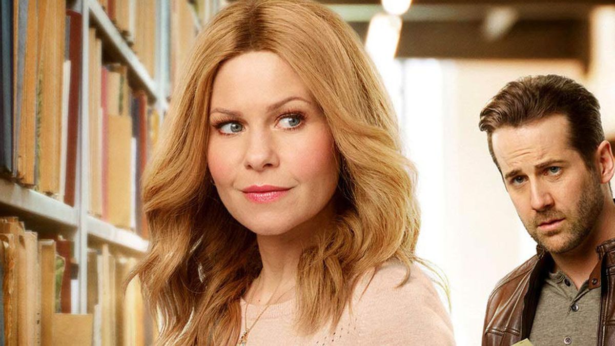 Candace Cameron Bure with light hair as Aurora Teagarden.