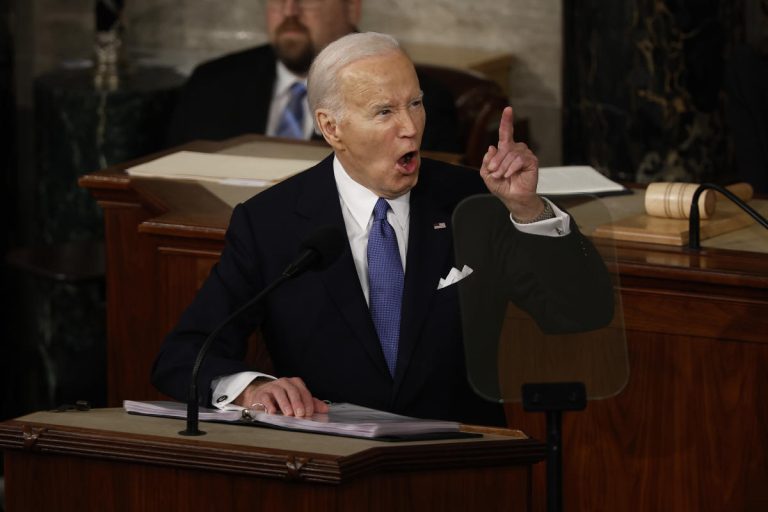 Joe Biden dit qu’il signerait un projet de loi qui forcerait la vente ou l’interdiction de TikTok