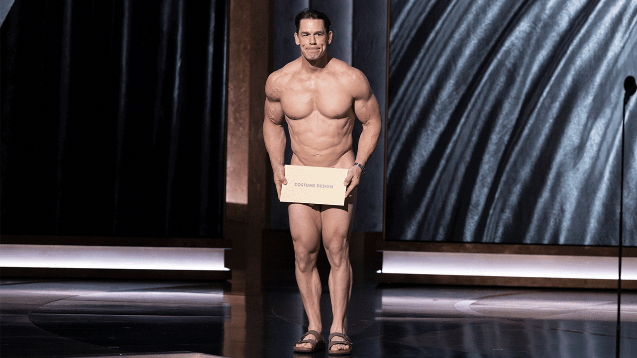 John Cena devient presque entièrement nu sur scène aux Oscars 2024 dans un drôle de clin d'œil au passé de la série
