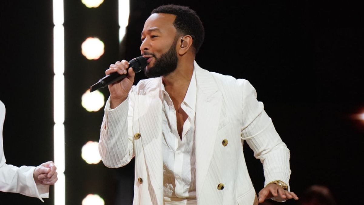 John Legend vient de révéler que deux de ses anciens membres de l'équipe sur The Voice se sont mariés, et il y a de jolies photos
