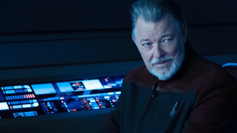 Jonathan Frakes de Star Trek qualifie l'épisode de la saison 3 de One Strange New Worlds de «meilleur» de tous les temps
