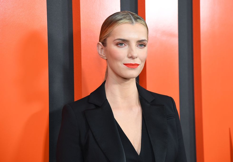 Betty Gilpin photographiée en 2020