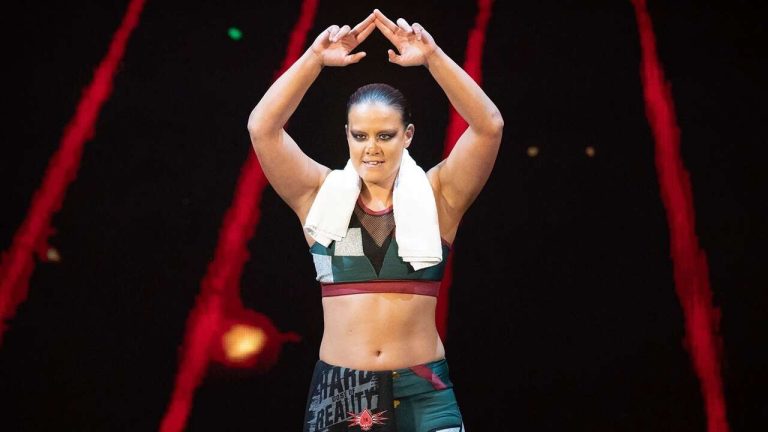 La superstar de la WWE Shayna Baszler participera au Bloodsport de GCW
