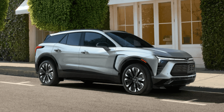 Le Chevrolet Blazer EV est de retour en vente avec un logiciel fonctionnel et une forte baisse de prix