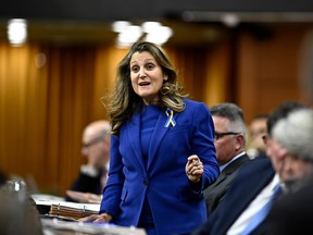 La ministre des Finances, Chrystia Freeland, ne peut pas se permettre de produire un budget considéré comme inflationniste.