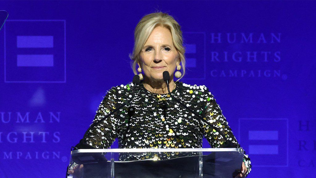 Le discours d'ouverture de la campagne des droits humains de Jill Biden perturbé par les manifestants de la guerre entre Israël et le Hamas
