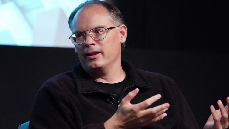 Le patron d'Epic Tim Sweeney a envoyé un e-mail à Gabe Newell pour appeler Valve des "connards" à propos des frais Steam
