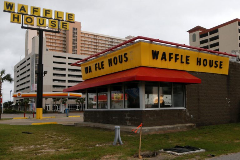 Le réalisateur de Tekken continue apparemment de recevoir des demandes pour ajouter une scène Waffle House