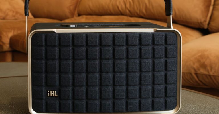 L’enceinte intelligente Authentics 300 de style rétro de JBL est tombée à un niveau record