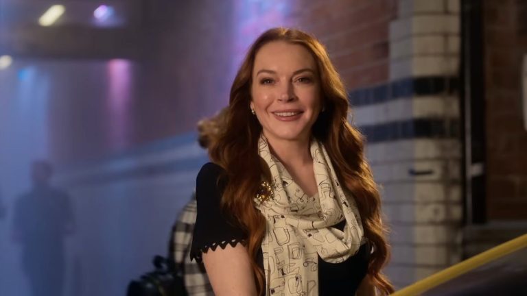 Lindsay Lohan et Irish Wish Cast expliquent pourquoi les comédies romantiques continuent d'être si appréciées des fans
