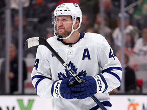 Morgan Rielly et Joel Edmundson manquent le patinage des Maple Leafs alors que Marner et Samsonov poursuivent leur chemin de retour