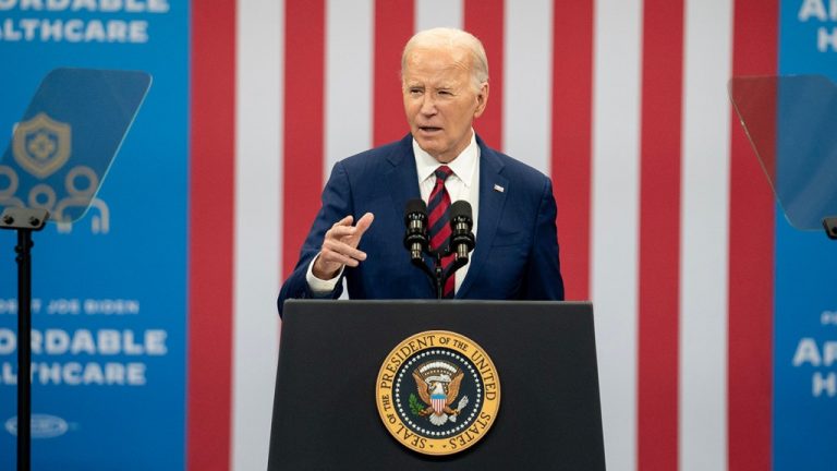 Obama, Clinton et des artistes de renom aident Biden à récolter la somme record de 26 millions de dollars pour sa réélection
