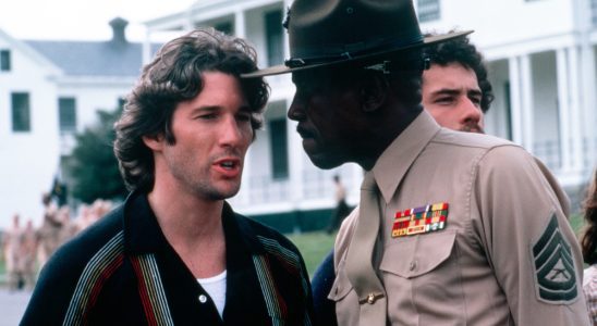 AN OFFICER AND A GENTLEMAN, From left: Richard Gere, Louis Gossett, Jr., 1982. © Paramount/Courtesy Everett Collection