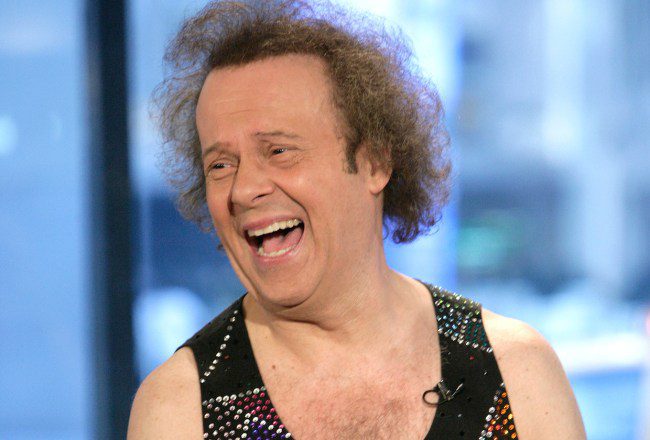 Richard Simmons se rétracte de son annonce de mort imminente