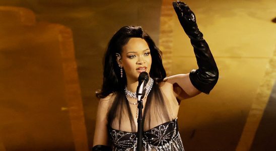 Rihanna Oscars Performance