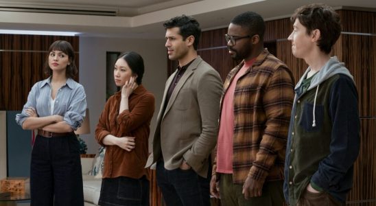 Eiza González as Auggie Salazar, Jess Hong as Jin Cheng, Saamer Usmani as Raj Varma, Jovan Adepo as Saul Durand, Alex Sharp as Will Downing in 3 Body Problem - Season 1, Episode 3