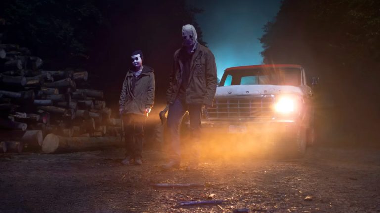 The Strangers : la bande-annonce du chapitre 1 présente une nouvelle trilogie d'horreur
