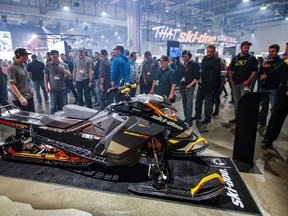 Les invités du Club Ski-Doo de BRP découvrent le très attendu Ski-Doo Summit X 2020 le lundi 18 février 2019 à Grapevine, Texas.