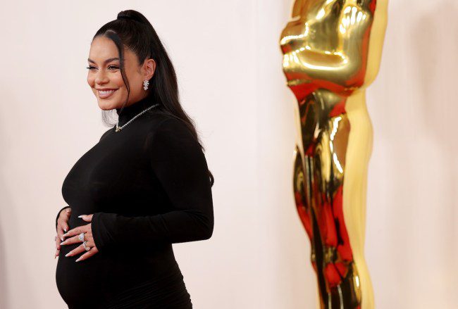 Vanessa Hudgens est enceinte et fait ses débuts avec un baby bump aux Oscars 2024