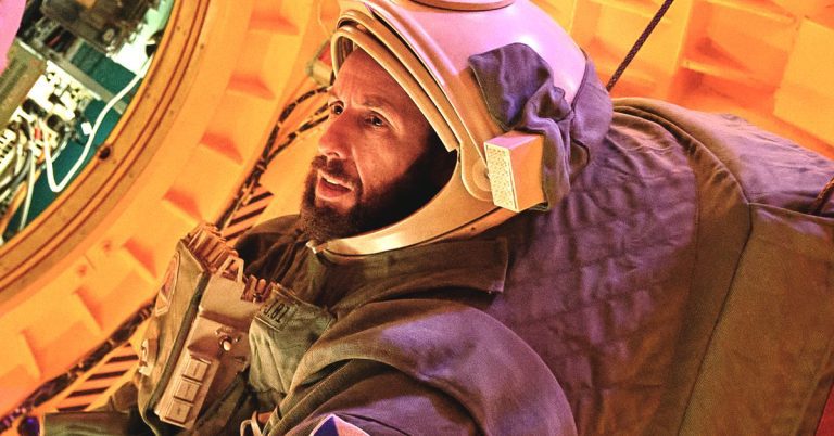 Vous croirez qu'un Adam Sandler peut voler dans ce regard en coulisses sur Spaceman
