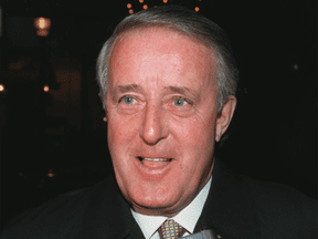 William Watson : La sagesse de Mulroney sur les impôts : abaisser le taux, élargir l’assiette