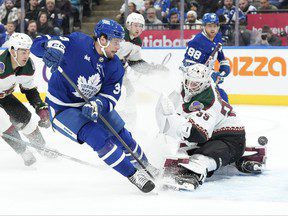 Woll et les Maple Leafs s’accrochent pour vaincre la malédiction du Coyote