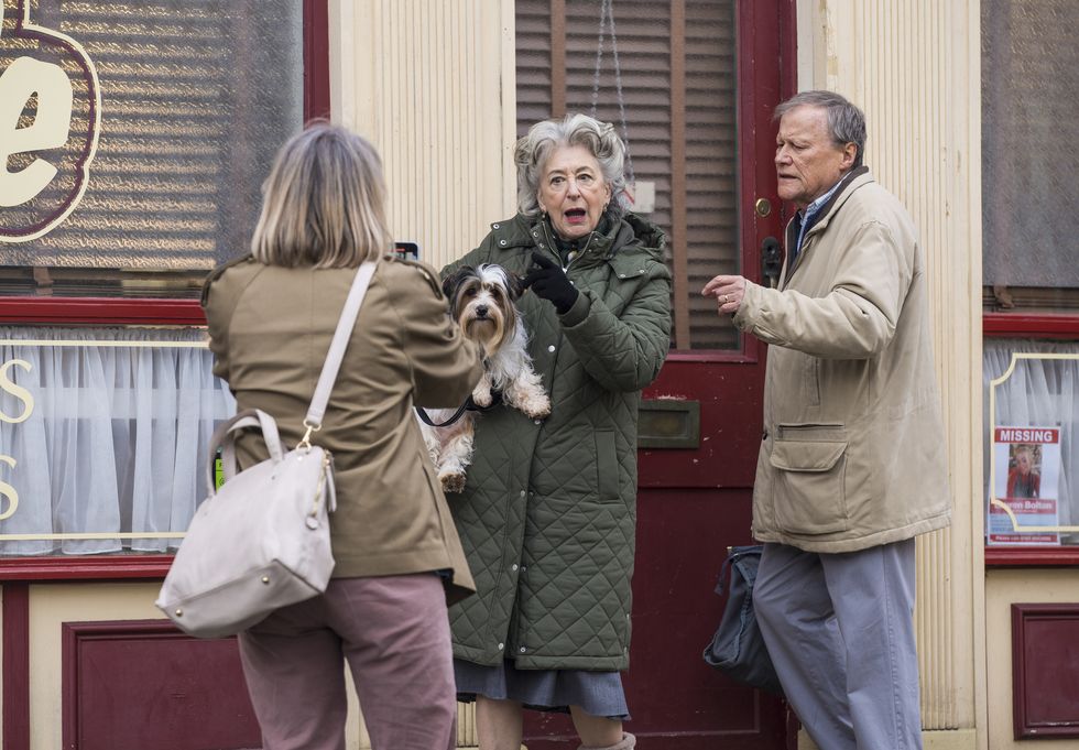 evelyn plummer, alice, roy cropper, rue du couronnement