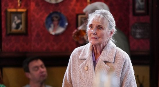 EastEnders – Gloria Knight souffrira d'une crise cardiaque dans l'histoire d'Eddie