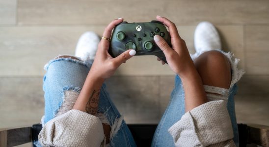 Le dernier contrôleur de la série Vapor de Xbox présente un tourbillon aux tons terreux