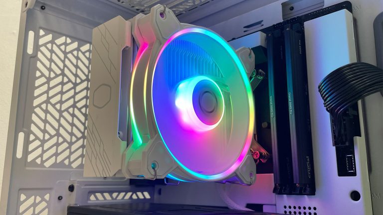 Examen du Cooler Master Hyper 212 Halo Blanc
