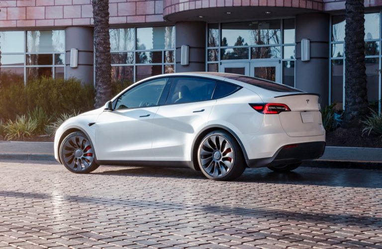 Tesla réduit le prix des stocks du Model Y jusqu’à 7 000 $