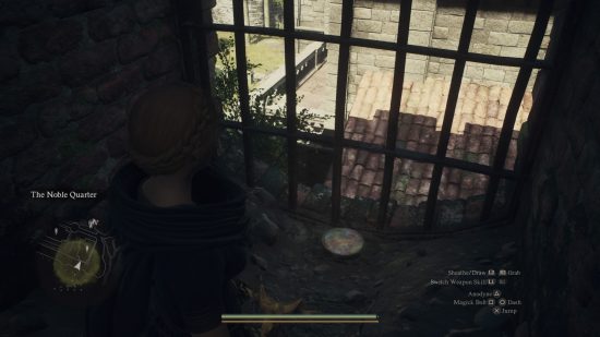 une petite pièce ronde trouvée près d'une grille d'égout dans Dragons Dogma 2