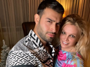 Une photo de Sam Asghari et Britney Spears pendant des moments plus heureux.