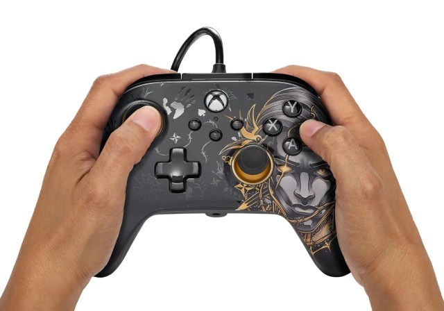 Manette filaire sur le thème PowerA Advantage Fortnite Midas pour Xbox Series X|S et Windows