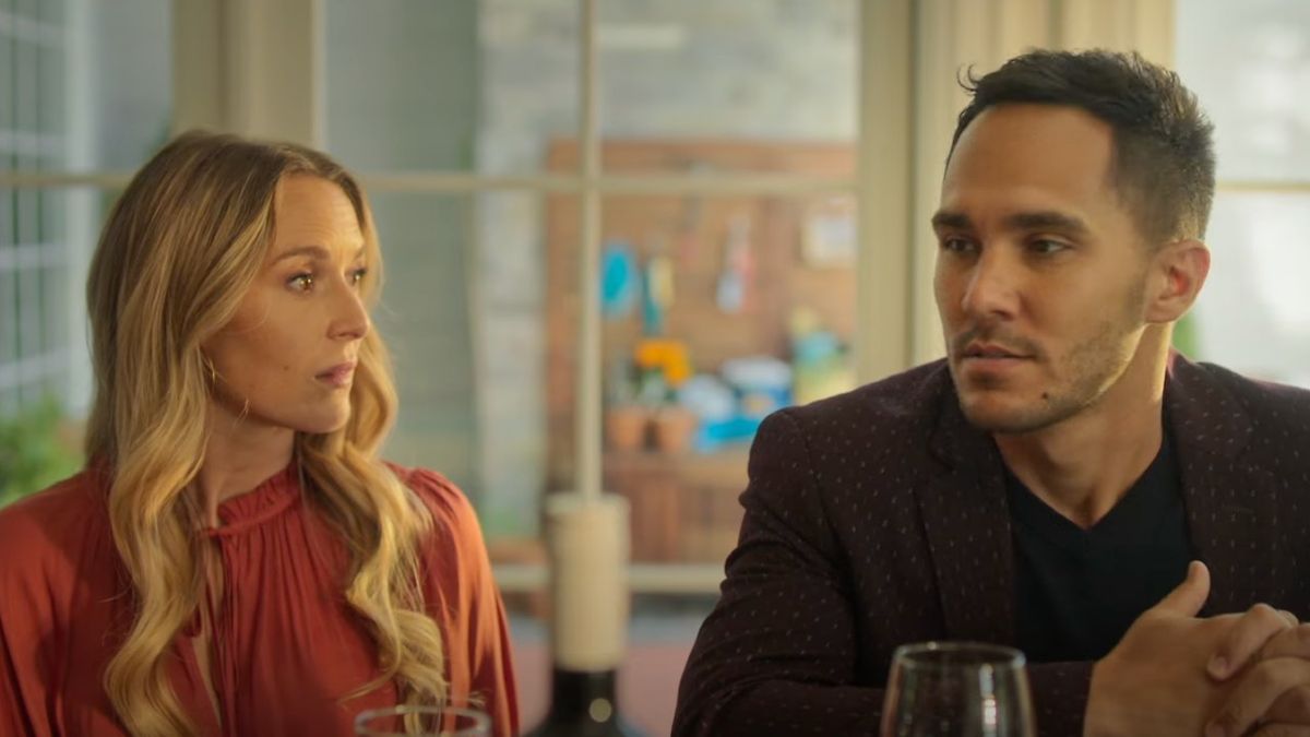 Alexa and Carlos PenaVega in Love in the Limelight