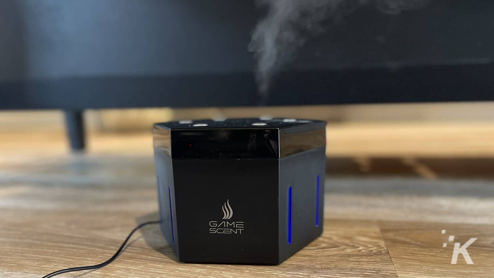 Appareil GameScent libérant de la vapeur