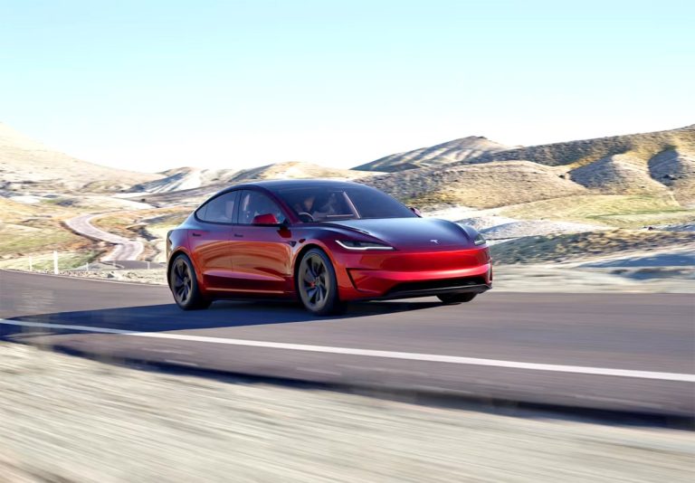 Tesla lance une nouvelle variante Model 3 Performance pour augmenter la demande