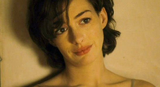 Après qu'Anne Hathaway ait déclaré qu'elle avait été forcée de s'embrasser avec tout un tas de mecs lors d'une audition à Hollywood, ses directeurs de casting nient que ce soit eux