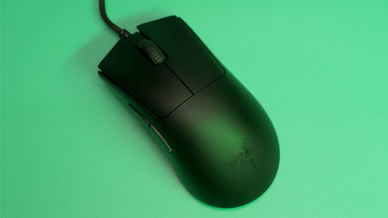 Test Razer DeathAdder V3 – simplicité ergonomique légère
