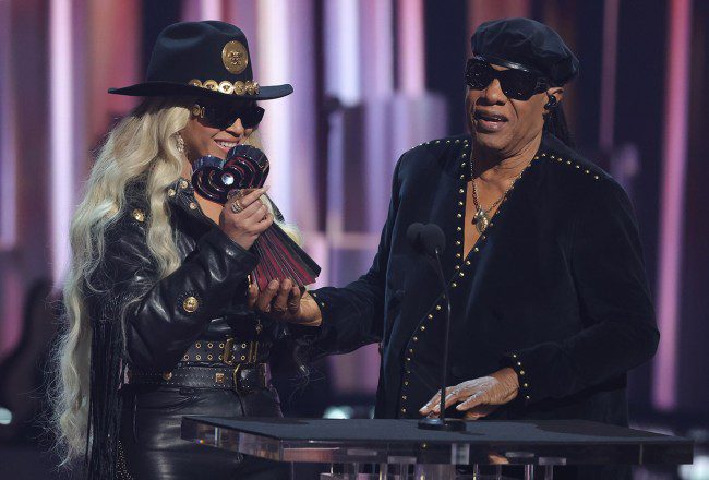 Beyoncé aux iHeartRadio Music Awards 2024 – Regardez le discours de Stevie Wonder