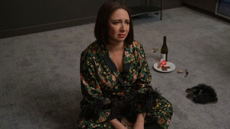 Butin : L'histoire étonnamment complexe derrière la scène hilarante du détecteur de fumée de Maya Rudolph et comment elle a pris vie
