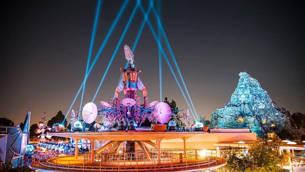 Disneyland apporte un changement massif à une attraction originale de Tomorrowland, et il est temps
