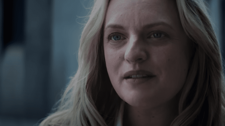 Elisabeth Moss s'est cassé le dos sur le tournage d'une nouvelle émission et a travaillé le lendemain
