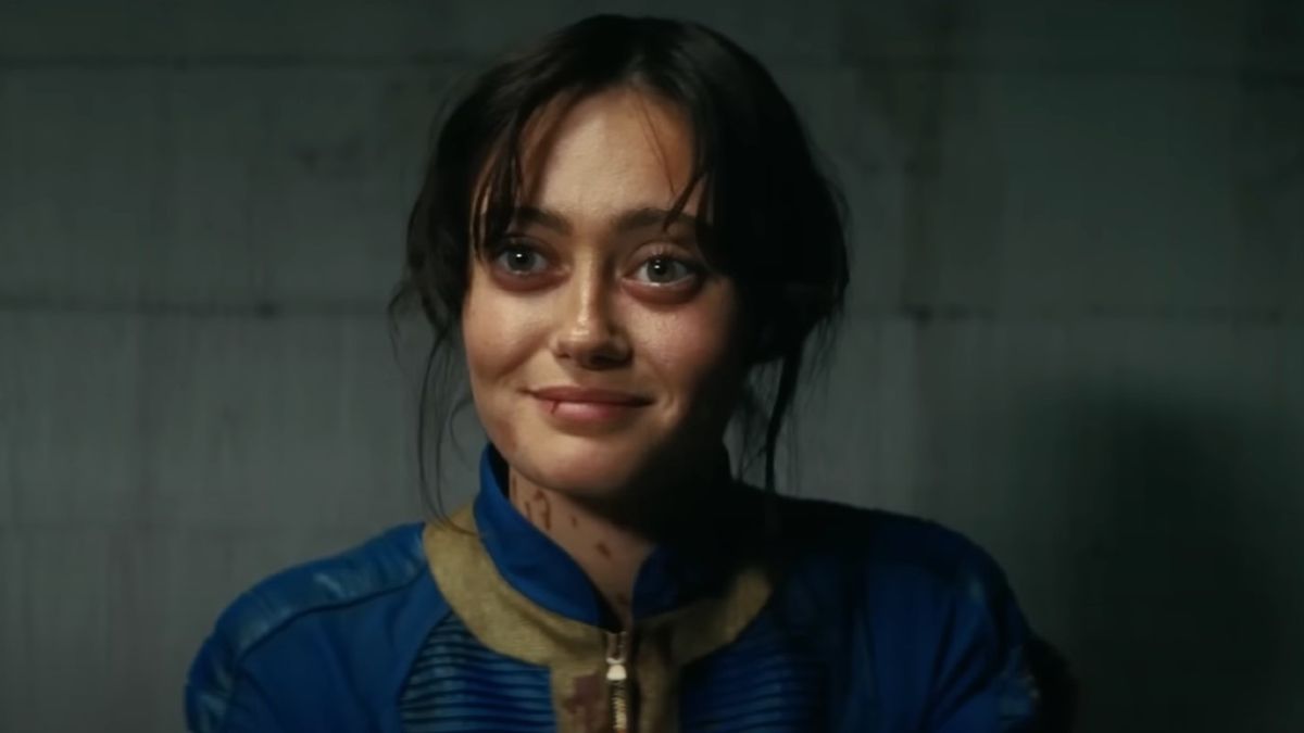 Ella Purnell smiling as Lucy in Fallout