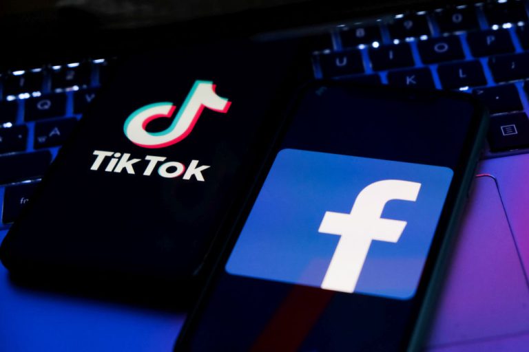 Facebook s’attaque à TikTok avec un nouveau lecteur vidéo vertical