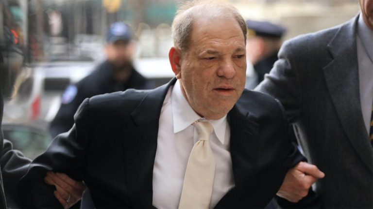 Harvey Weinstein hospitalisé après l'annulation d'une condamnation pour viol à New York Les articles les plus populaires à lire absolument Abonnez-vous aux newsletters variées
	
	
