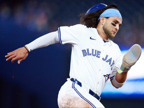 Kevin Gausman se débat à nouveau alors que les Blue Jays sont humiliés lors de la première victoire des Rockies à Toronto dans l’histoire de la franchise