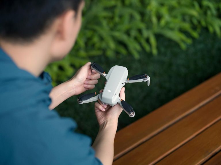 Le DJI Mini 4K est un drone à 299 $ destiné aux débutants