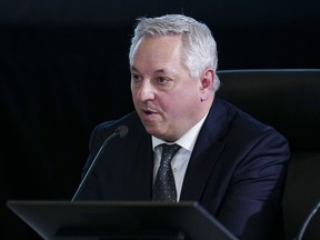 Le directeur du SCRS, David Vigneault, comparaît comme témoin à l'Enquête publique sur l'ingérence étrangère dans les processus électoraux fédéraux et les institutions démocratiques, à Ottawa, le jeudi 4 avril 2024.